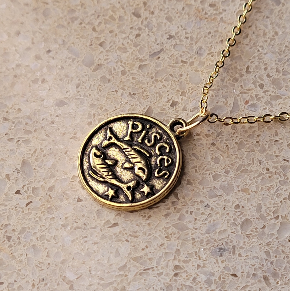 ♓️  Pisces Zodiac Sign 18k Gold Plated Necklace